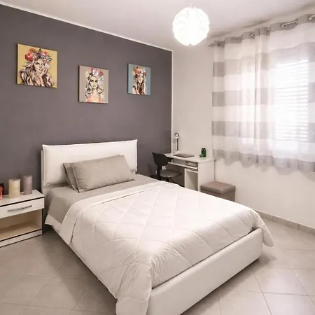 Apartment Sole Gioiosa Marea